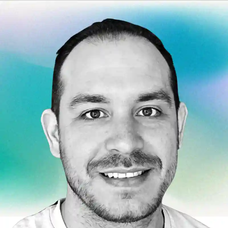 Little photo of the author